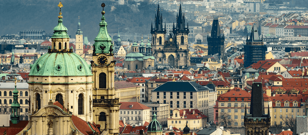 ¿Cómo llegar al centro de Praga desde el aeropuerto?
