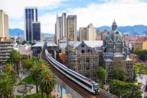 15 lugares imprescindibles para visitar en Medellín.