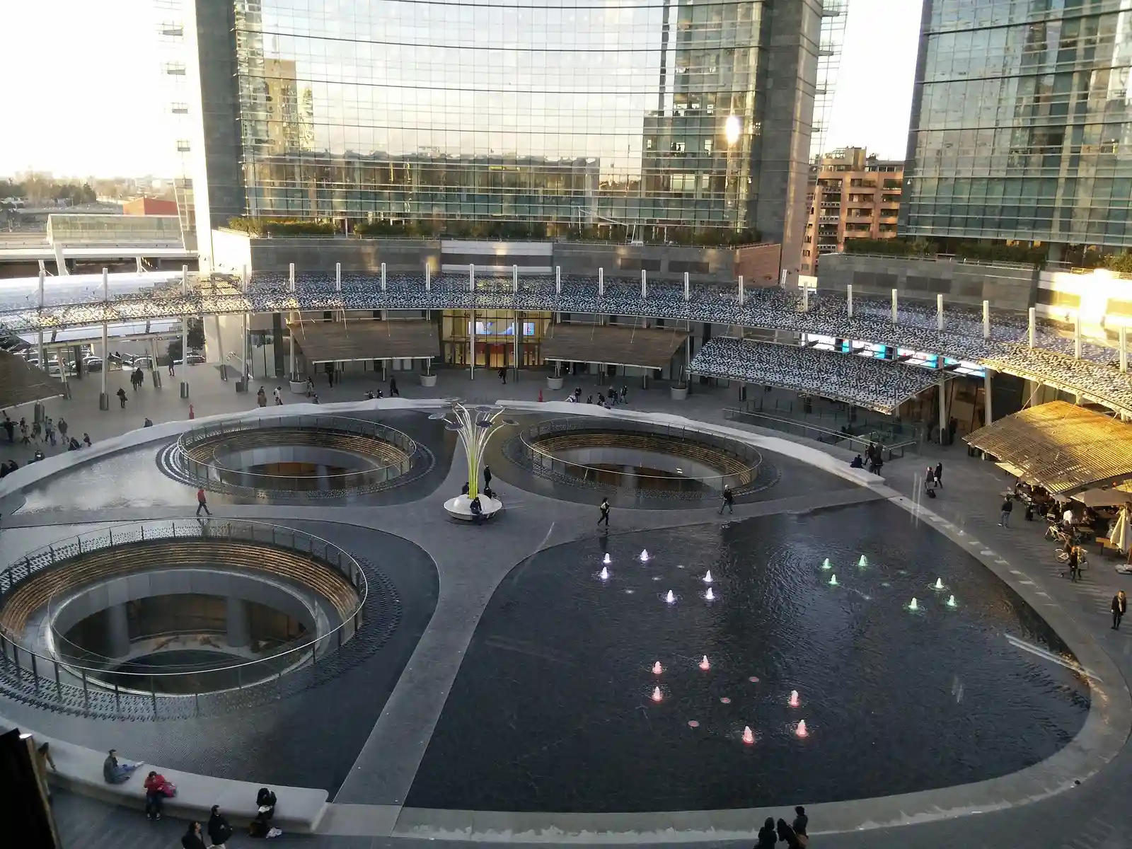 Piazza Gae Aulenti en Milán