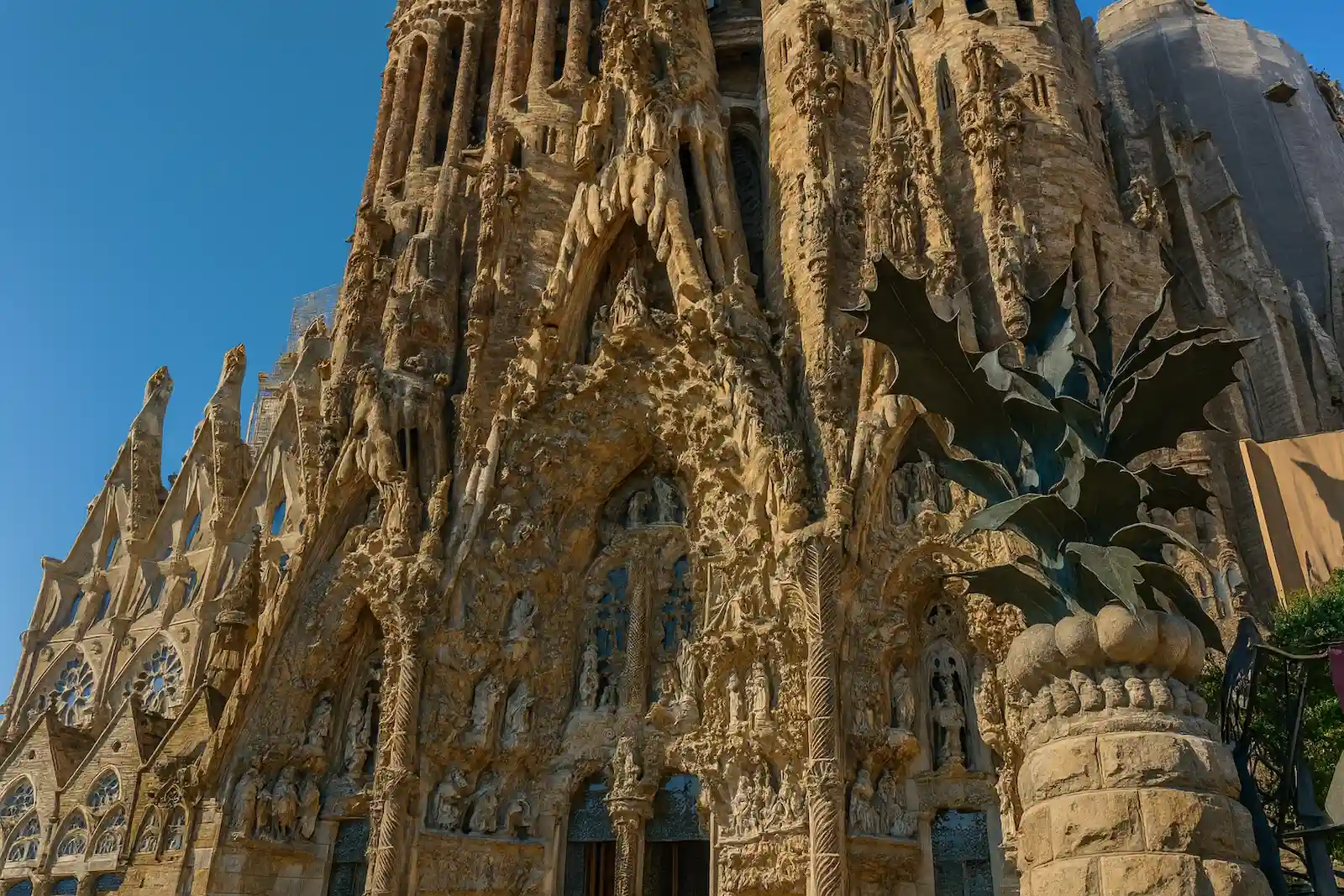 Las 4 Fachadas De La Sagrada Familia Nacimiento Pasi n Gloria 