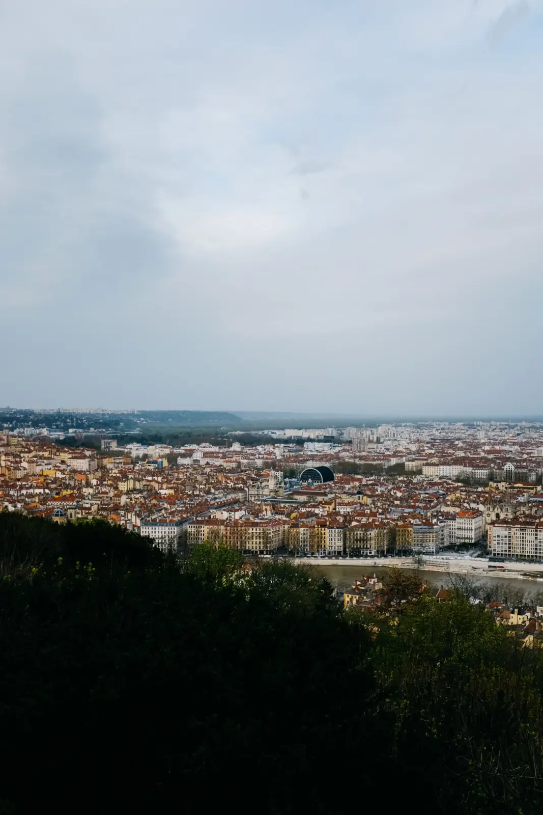 Vista panorámica del centro de Lyon desde un mirador elevado