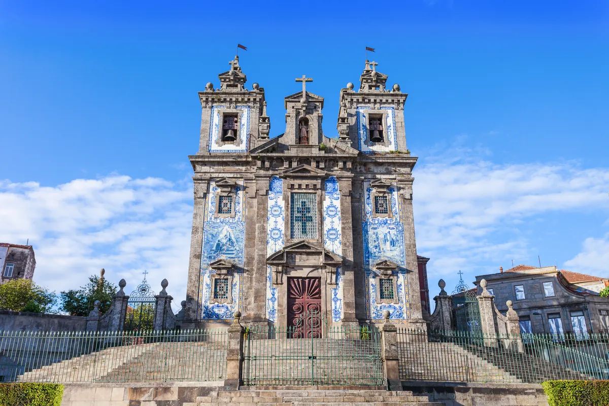 Ruta de azulejos: Capela das Almas, São Ildefonso y Carmo
