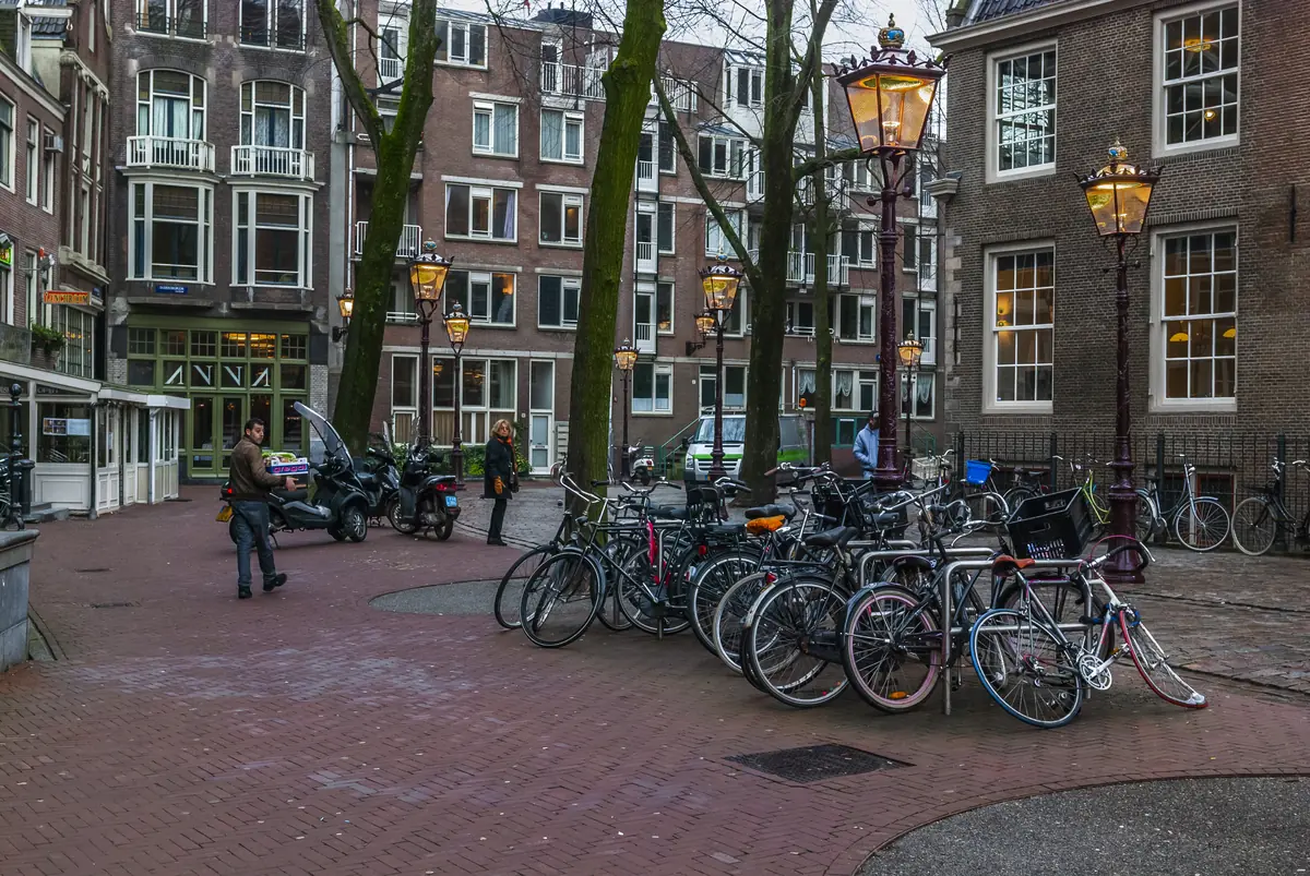 Encuentra tesoros en la plaza Spui