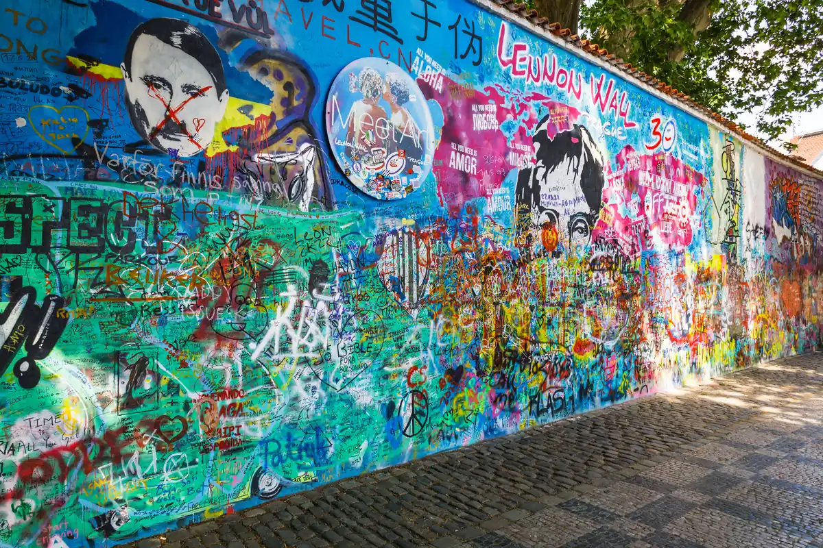 Muro de Lennon: grafitis políticos en Malá Strana