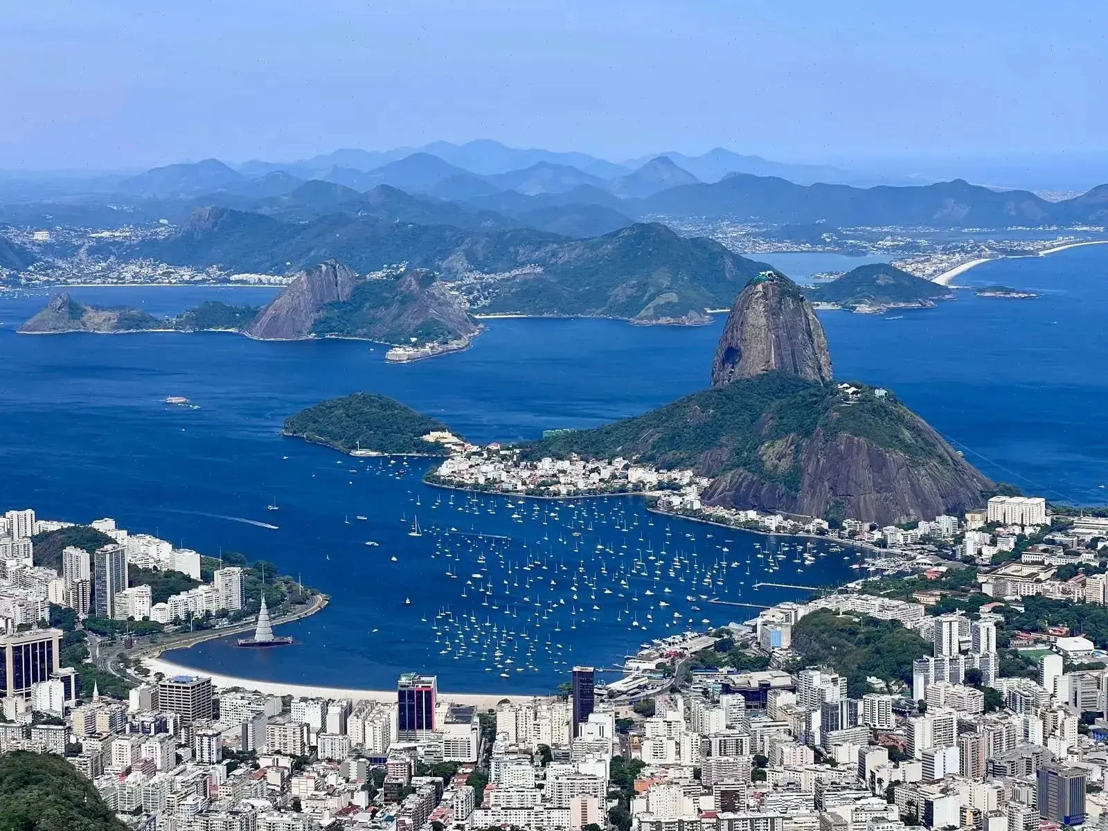 Bahía de Guanabara y Pan de Azúcar en Río de Janeiro