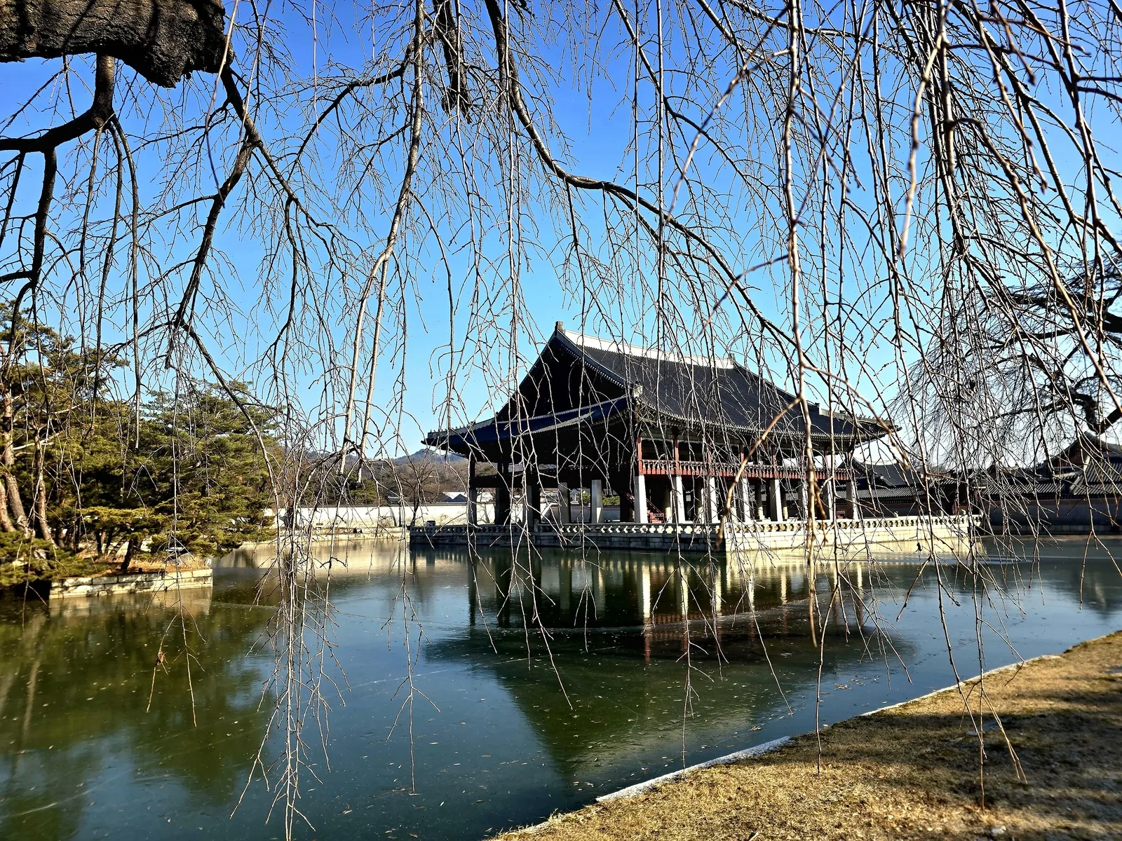 Gyeonghoeru Pavilion reflected in the pond at Gyeongbokgung Palace, Seoul
