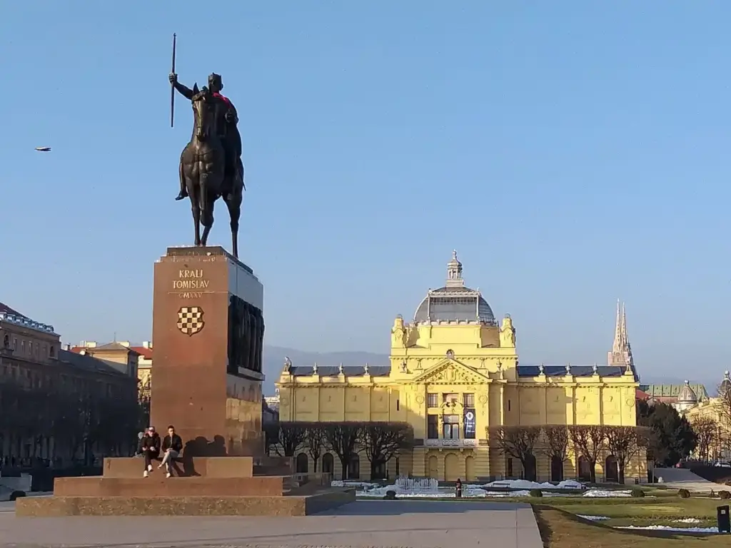 1. Start with a free tour of Zagreb