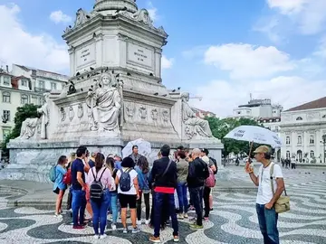 Alfama and Mouraria Free Tour: History vs Modern Facts (Lisbon)
