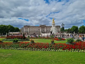 Iconic Central London tour by a local