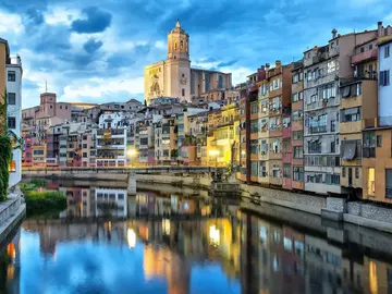 Free Tour Girona de Noche: misterios, leyendas, murallas y lugares secretos