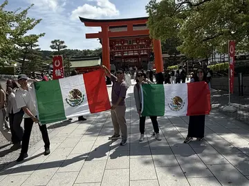 ¡Sumérgete en la Belleza de Kyoto! Fushimi Inari, Kinkaku-ji y Arashiyama