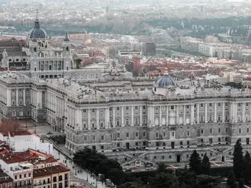 Free Walking Tour Exploring Historical Center