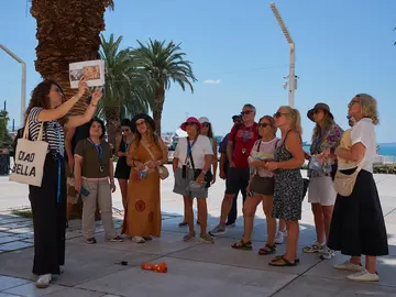 🧭 Free Spirit Split: Free Tour con Guía Local