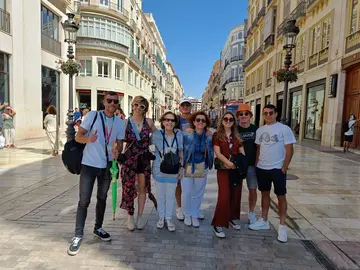 Free Tour Málaga ☀️🏛️ , conoce el casco histórico con guías oficiales y locales.