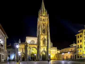 "OVIEDO MISTERIOSO" Ruta NOCTURNA