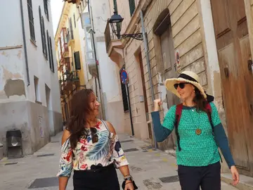 FREE HISTORICAL TOUR: Discover Palma city center and get lost with me in its maze of alleys.