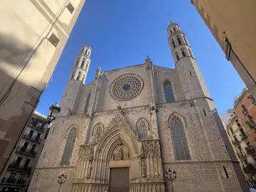 Luca's original Tour: Roman ruins, Gothic, Jewish and Born quarters