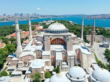 Sultanahmet Premium: Old Town Gems & Tales with Dr. Sib