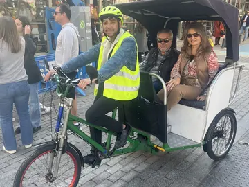🛺HOP ON HOP OFF CITY TOUR WITH E-RICKSHAW 🛺 (2 PEOPLE) THROUGH MADRID🏛️