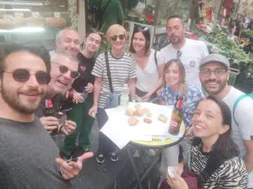 Food bites and cheeses at Pignasecca market