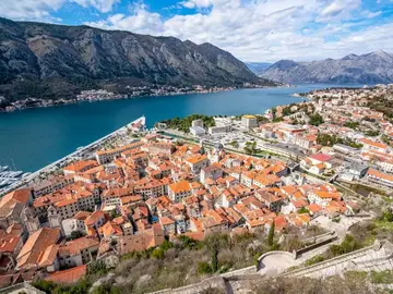 Descubre Kotor: recorrido histórico a pie por la Novia del Mar Adriático.