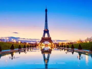 Free Tour Torre Eiffel y Secretos de París | Original GuruWalk