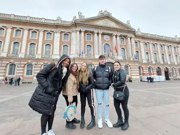 Fun facts and interactive tour experience of the rose city, Toulouse