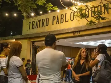 Free tour nocturno artístico y bohemio por Medellín 🎵