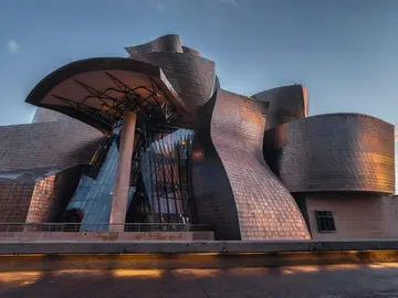 🥇 EL FREE TOUR MÁS COMPLETO DE BILBAO ✅ | Cuore Tours