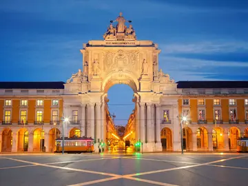 Experience Lisbon Downtown with History and a Ph.D. student walking tour!