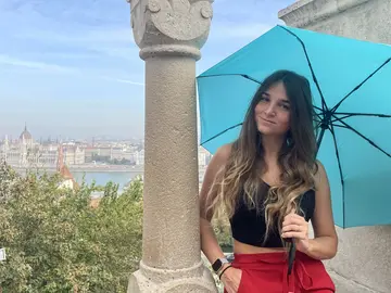 Legends, Secrets and History of the Castle - Small Group Tour in Buda