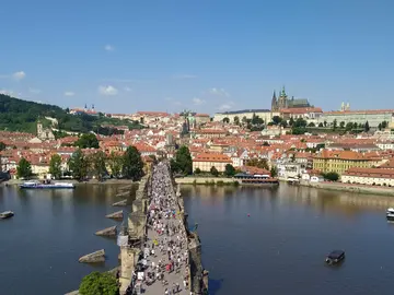 Puente de Carlos, Castillo de Praga y Malá Strana