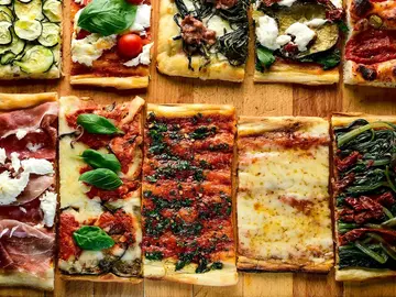 Join a Roman for lunch! 🍕 ☕️ 🍮 (Small group)