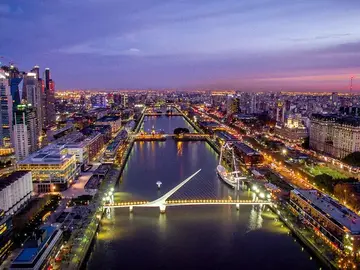 Free tour Nocturno por Buenos Aires (Paseo iluminado por el Casco Histórico)