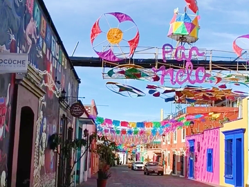 Descubre la Magia de Jalatlaco: Arte, Arquitectura y Comida.