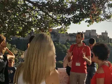 ¡El Free Tour esencial más completo de Granada! ⭐