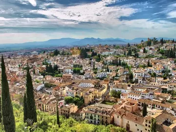 La Granada Andalusí, entre el agua y el mármol