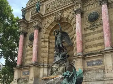 Free Tour por el Barrio Latino 🏛️📚(en Español)