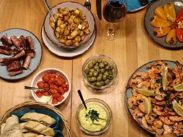 🥘Gastronomic Gems of Barcelona + Free Tasting