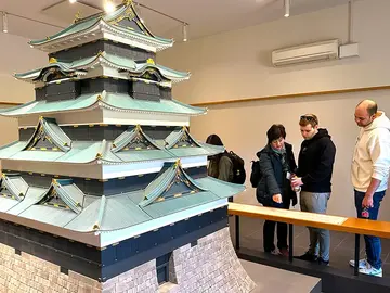 Tokyo Imperial Palace & Historical Walking Tour