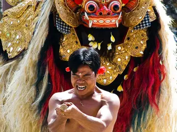 Free Tour to see the Real Life of Balinese, Tradional Dance and Art Industry Visit