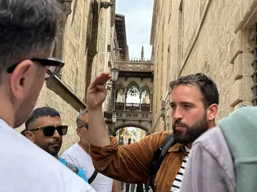 🏛️ Los Tres Barrios Históricos de Barcelona Tour🏛️
