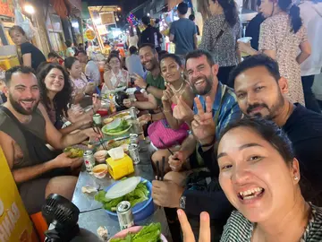 Tour nocturno a pie por la ciudad de Ho Chi Minh con 12 degustaciones, búnker de armas secreto y calle de la cerveza