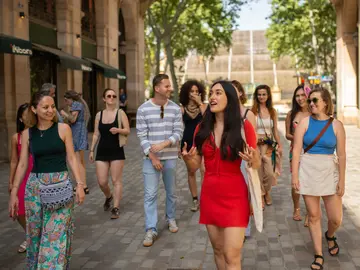 Barcelona FREE Tour – History, Art, Legends & 10+ Hidden Gems 💎