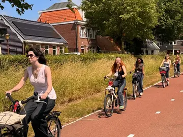 Amsterdam by BICYCLE North and East: Discover the coolest places outside the city center!