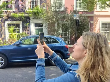 The real Notting Hill tour: Iconic sights and hidden gems.