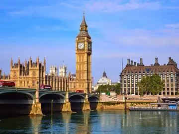 Royal London: Secrets & Stories Behind the Crown