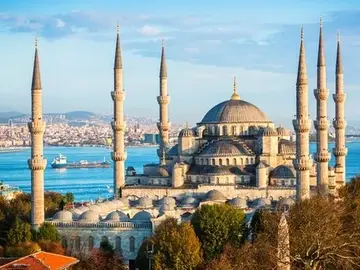 The Great Imperial Legacies in Sultanahmet; Sacred Domes, Grand Palaces, Silent Wall