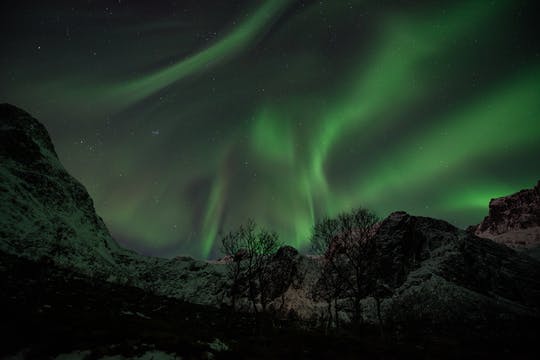Recorrido en superjeep para explorar la aurora boreal