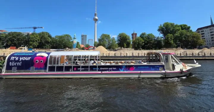 Berlin: City Spree Cruise (1 hr) incl. audio guide